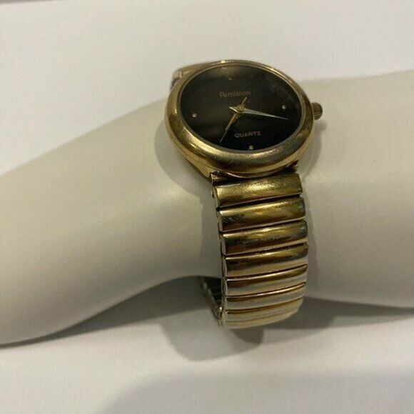 Beautiful Vintage Armitron Gold Tone Black Face Ladies 🔥🔥 - Picture 7 of 9